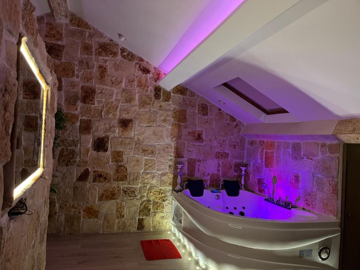 Love Room Jacuzzi Croisette Канны Экстерьер фото