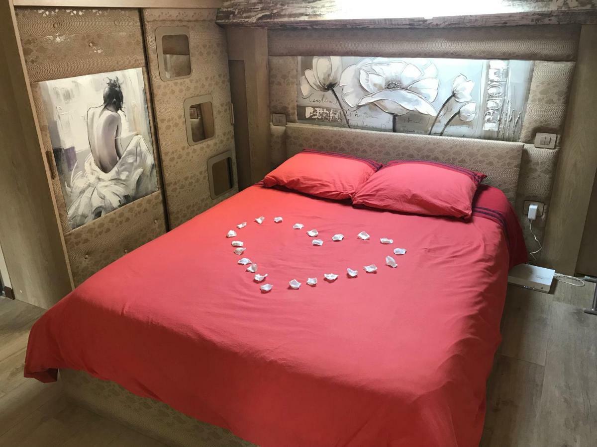 Love Room Jacuzzi Croisette Канны Экстерьер фото
